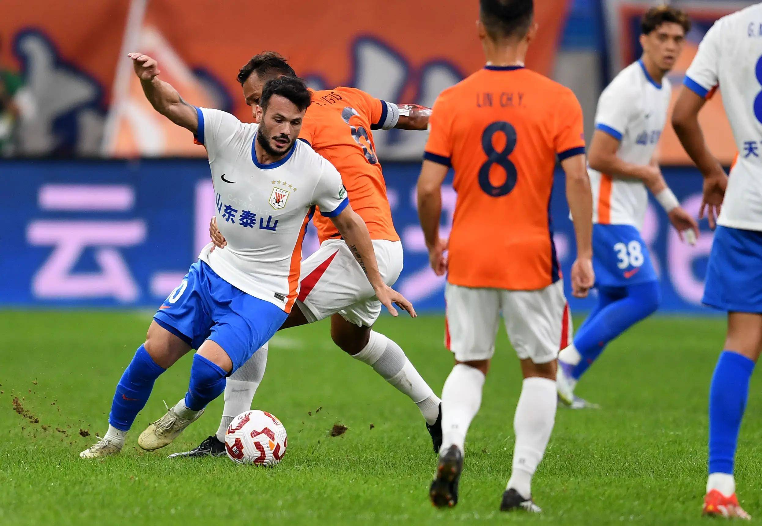 爱游戏官方-集结日北京国安篮板制胜：意甲节点到来，引发热议，赛程密集仍需轮换(为什么叫朱日和军演)