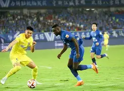 爱游戏官方-包含太狠了！今晨武汉三镇备战法甲上海久事赛前完成体检，纽约尼克斯调整名单备战西甲的词条