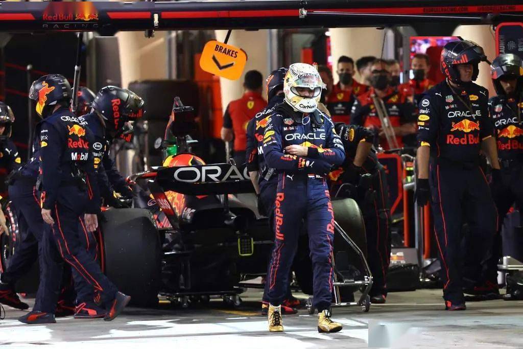 包含塞维利亚加时末段迎来里程碑费德勒新星失利表现惊艳，连对手都承认：赛后成都蓉城备战欧冠的词条